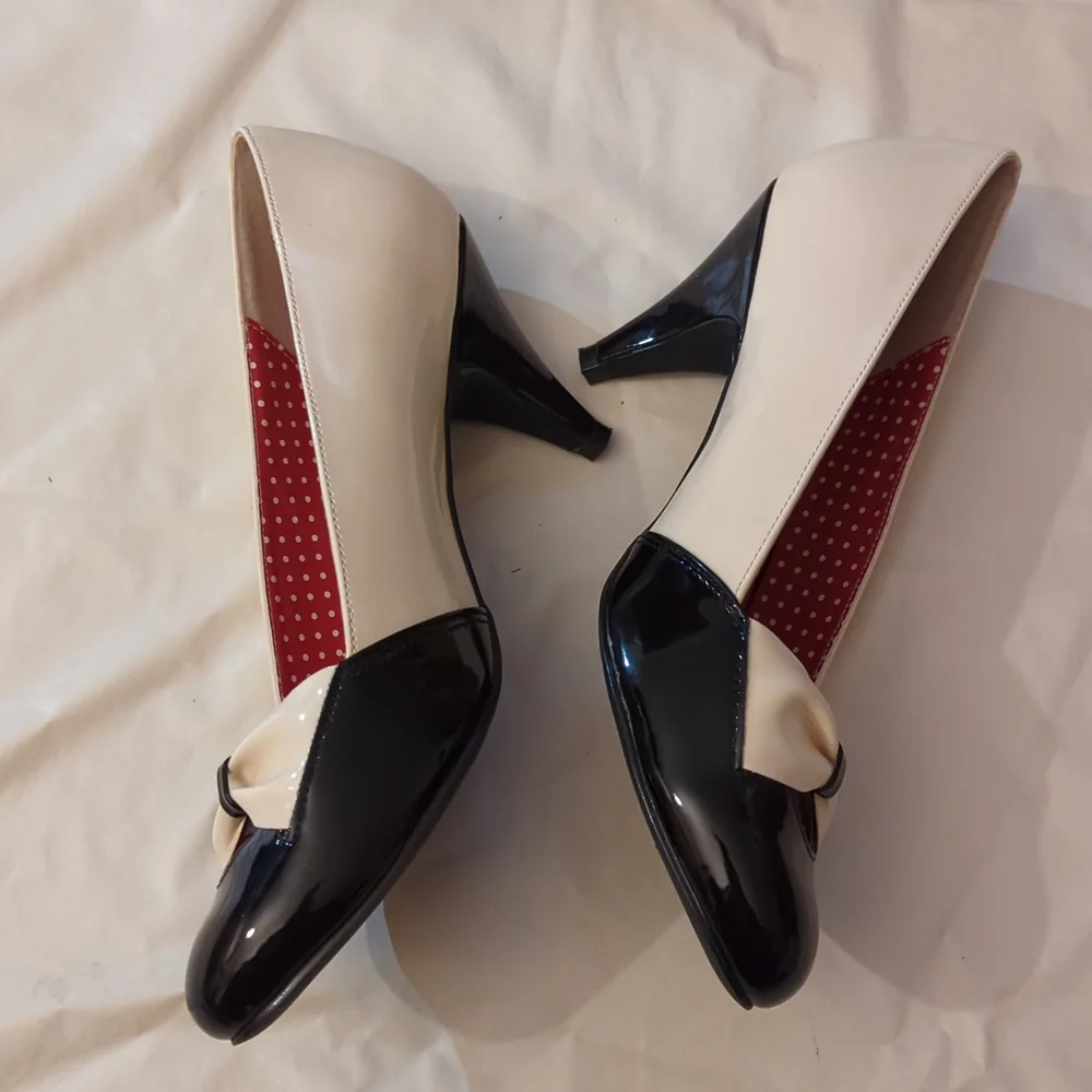 B.A.I.T. VEGAN VINTAGE STLYE PUMPS - Picture 4 of 12